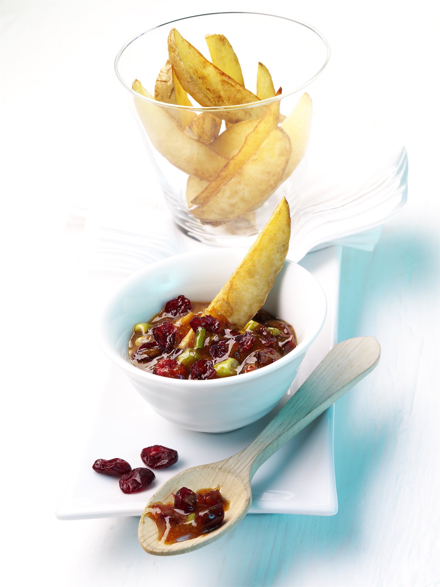 Cranberry-Dip-with-Fried-Potato-Wedges